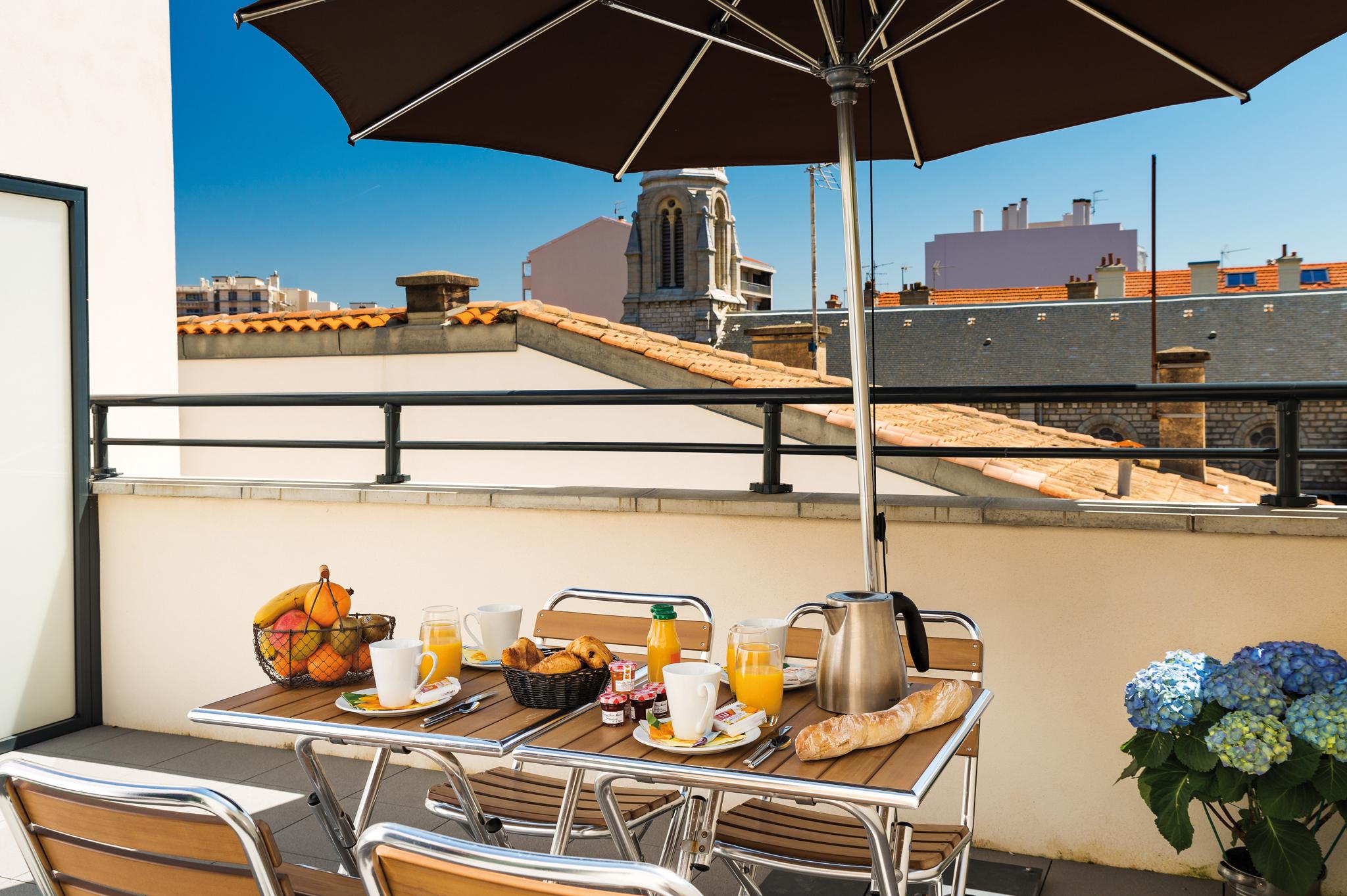 Lagrange Vacances Les Patios Eugénie Biarritz Esterno foto