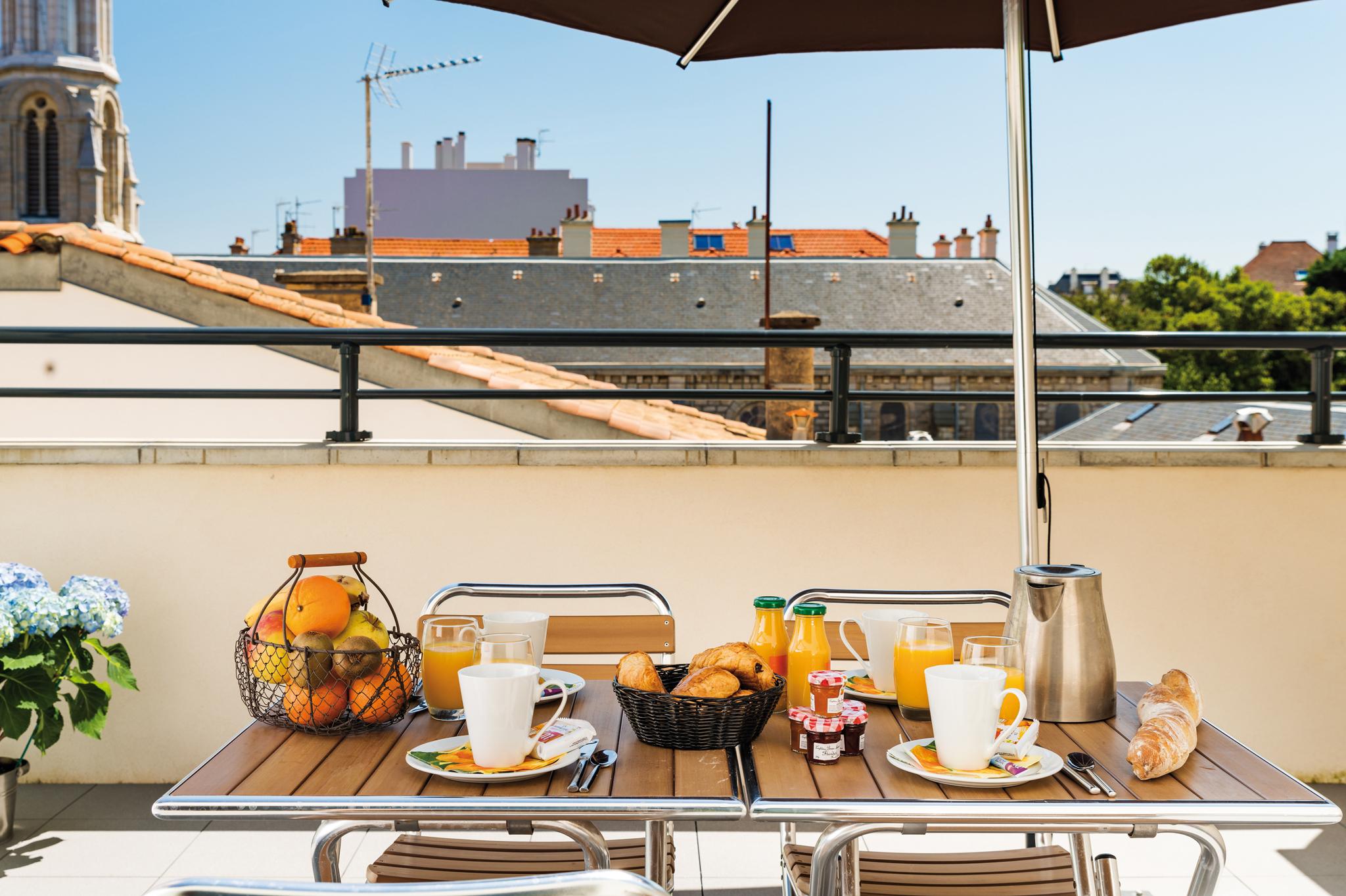 Lagrange Vacances Les Patios Eugénie Biarritz Esterno foto